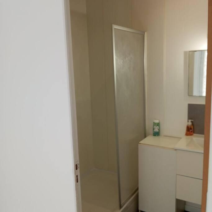 De 14m2 Dans Maison Holiday home *